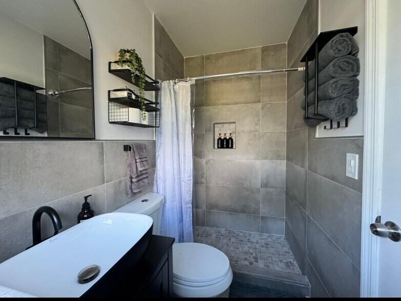 Building Photo - 941 SW 29th St