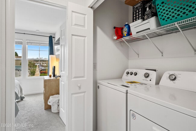 Building Photo - 8415 Zenith Cir