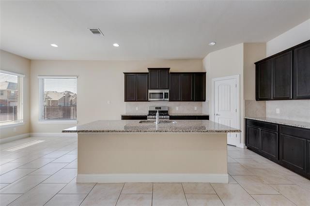 Building Photo - 15517 Drury Ln