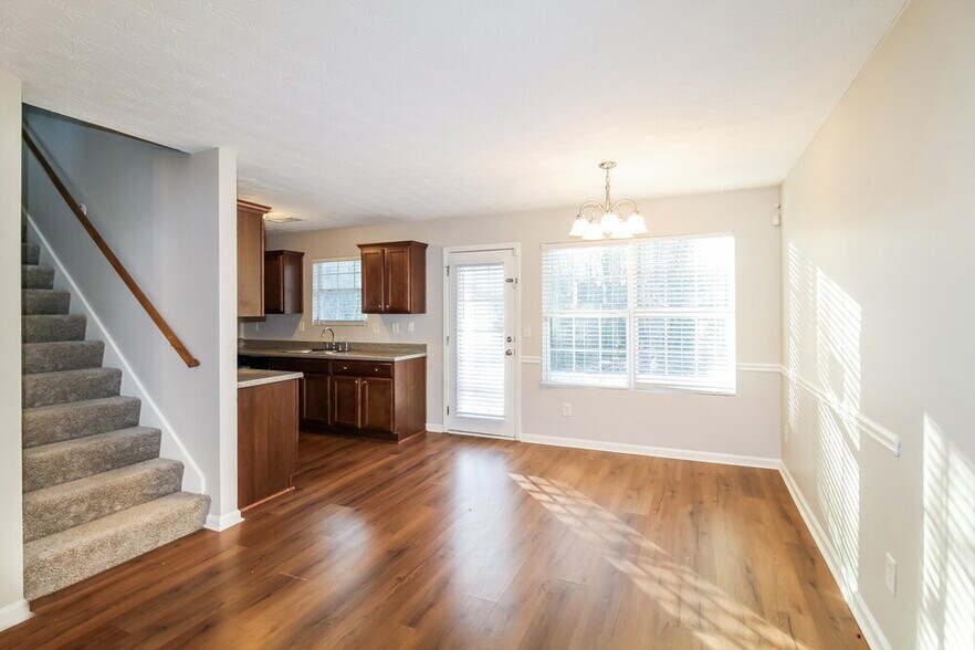 Building Photo - 87 Belmont Park Dr