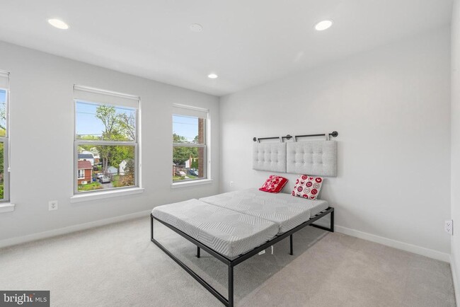 Building Photo - 5104 Randolph Rd