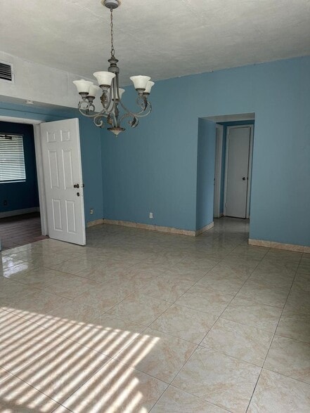 Building Photo - 2202 NE 3rd St