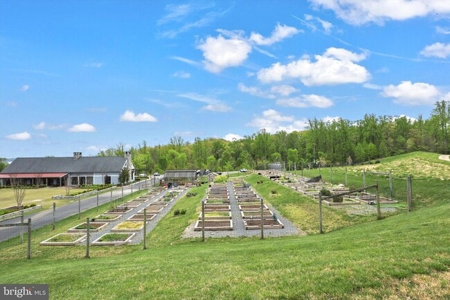 Building Photo - 1780 Cherry Birch St