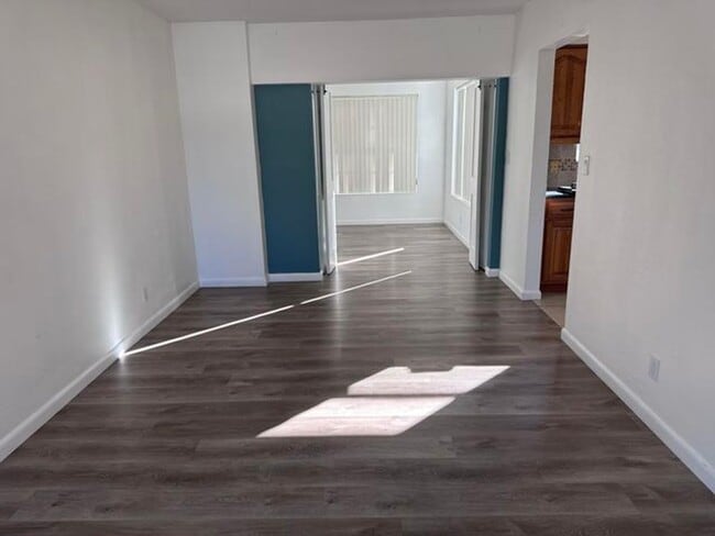 Building Photo - 14 Ridgewood Cir