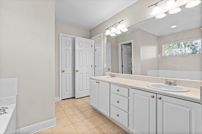 Building Photo - UPCOMING LISTING IN EAST FAIRHOPE