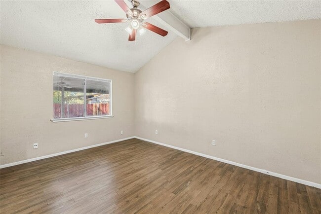 Building Photo - 609 Riverwood Dr