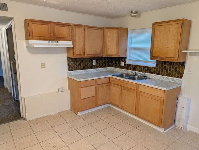 Building Photo - 2620 Lamborne Blvd