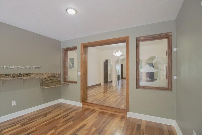Building Photo - 3722 Royal Palm Ave