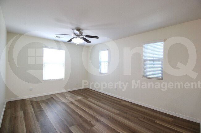 Building Photo - 139 E Bluejay Dr