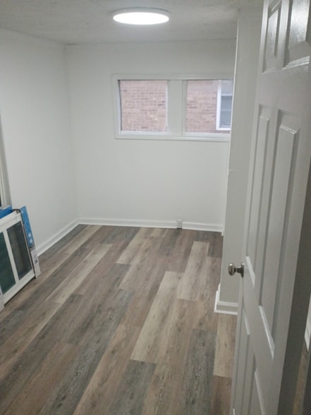 Building Photo - 926 Dayton Ave