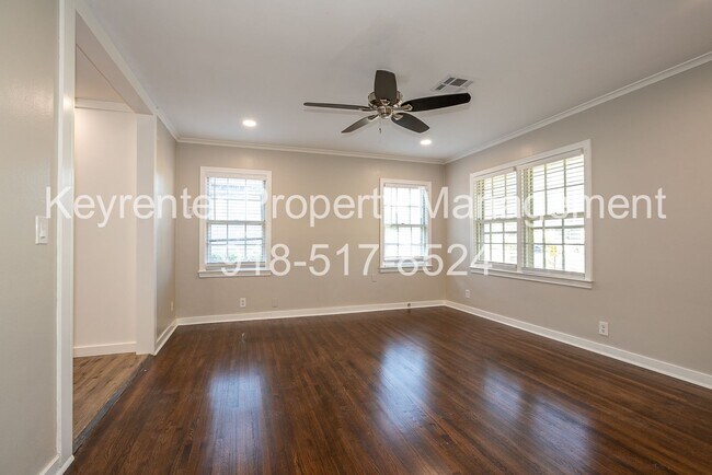 Building Photo - 1502 N Columbia Ave