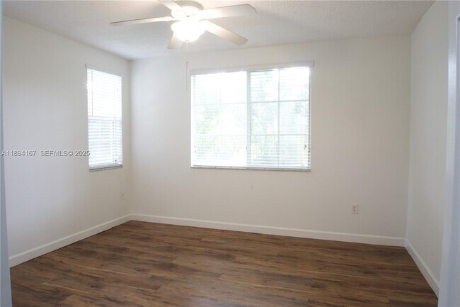 Building Photo - 2440 E Preserve Way