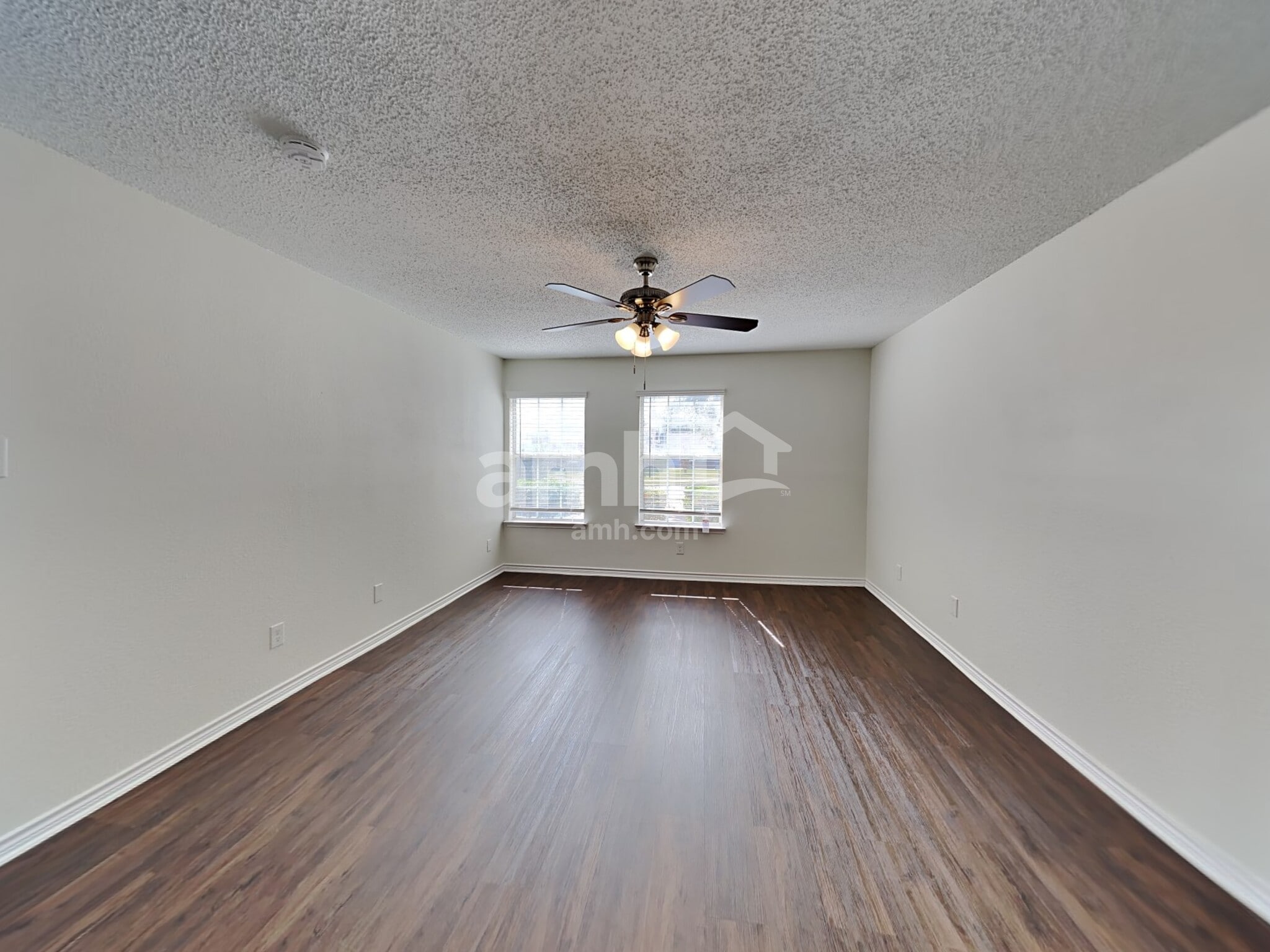 Building Photo - 8113 Lake Haven Dr