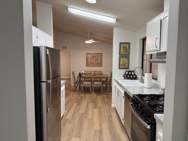 Building Photo - 73240 Adobe Springs Dr