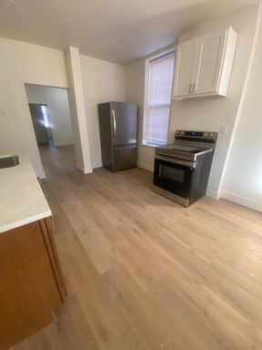 Building Photo - 3030 Chippewa St