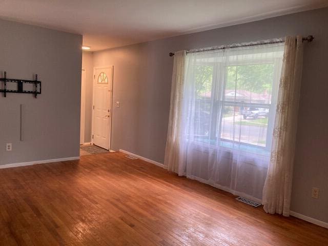 Building Photo - 3300 Fernwood Ave