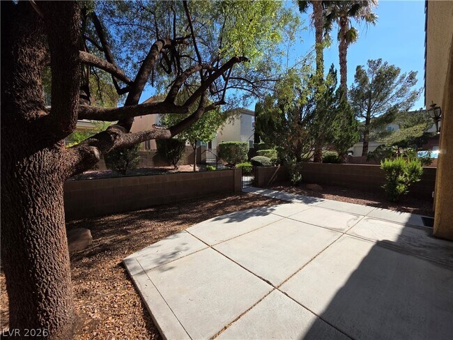 Building Photo - 10021 Via Toro Ave