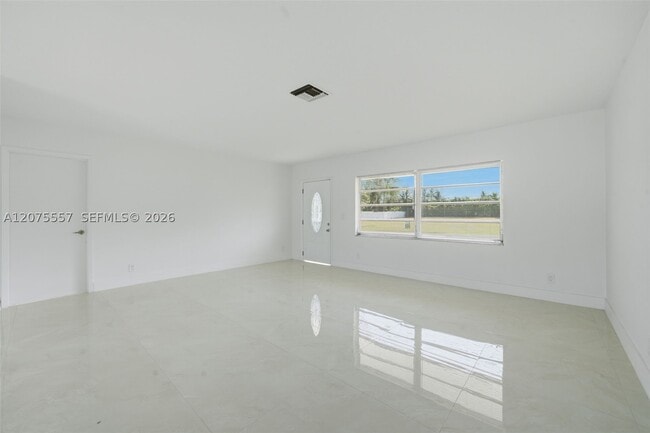 Building Photo - 11000 NW 21st Ct