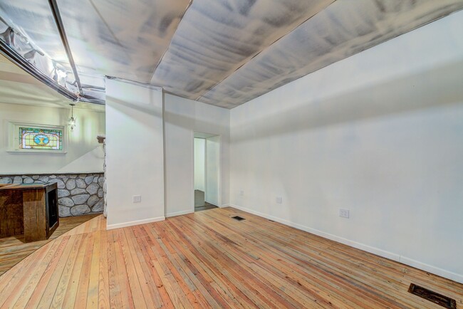 Building Photo - 2218 Arlington Ave