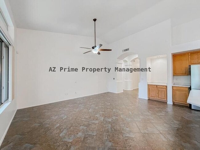 Building Photo - 890 N Bullmoose Dr