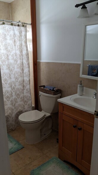 Building Photo - 2338 Sunset Dr