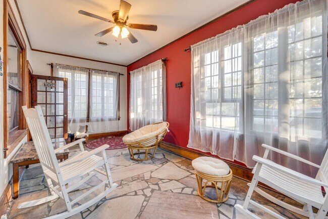 Building Photo - Coming Soon!! Charming 3 bed 2 Bath | Sunroom + Garage + Patio | Summer Special !