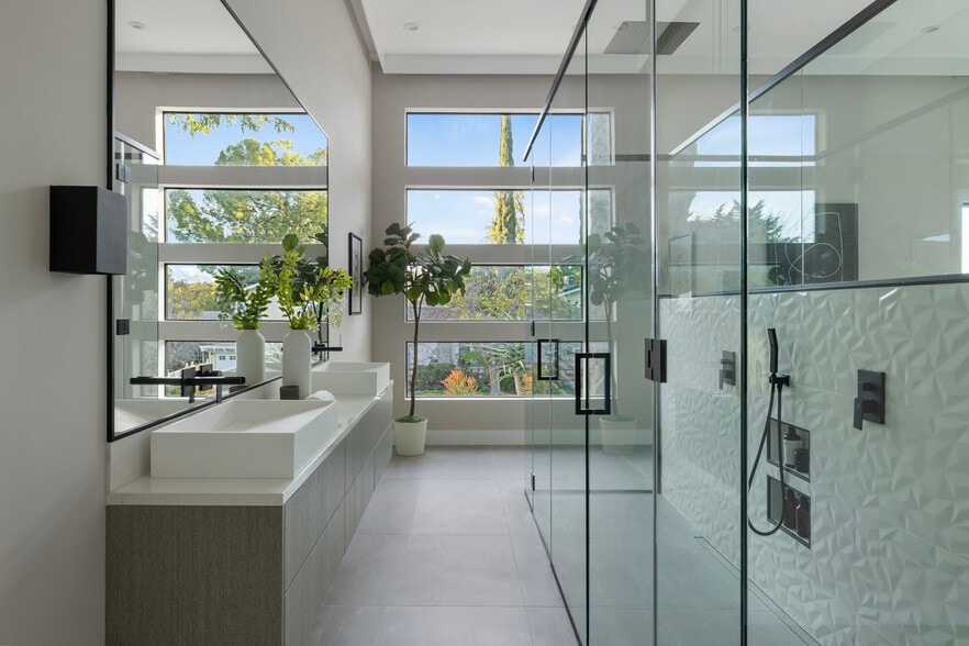 Building Photo - 22020 Alizondo Dr