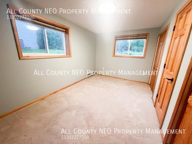 Building Photo - 8988 Birchwood Dr