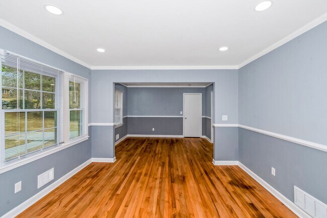 Building Photo - 2019 Knight Ct SE
