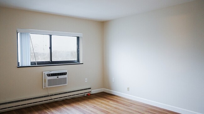 Building Photo - 1321 Worcester Rd