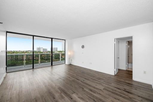 Building Photo - 20505 E Country Club Dr