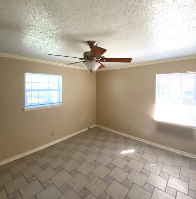 Building Photo - AVAILABLE NOW; APPLY AT OUR WEBSITE TODAY!!