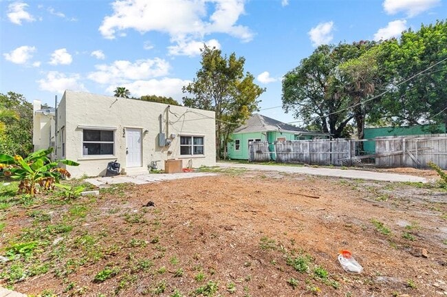 Building Photo - 634 37th St