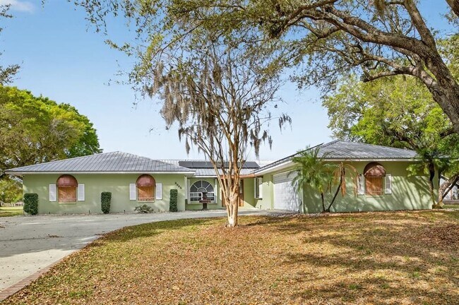 Building Photo - 2065 Oak Beach Blvd