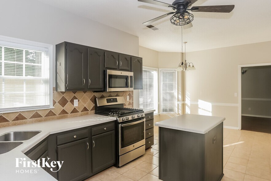 Building Photo - 3883 Meadow Ridge Dr NW