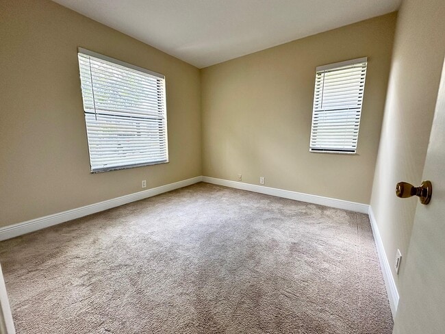 Building Photo - 21904 Lake Forest Cir