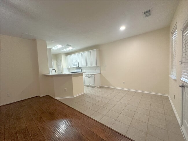 Building Photo - 254 Liriope Ct