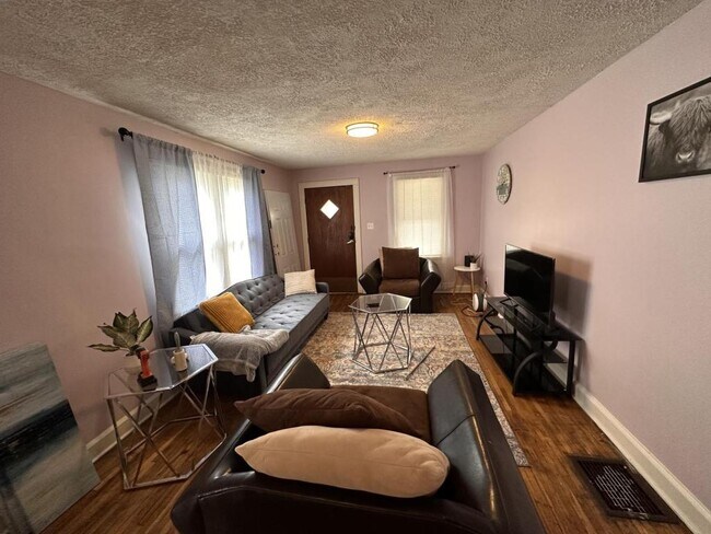 Building Photo - 115 S Elder Ave