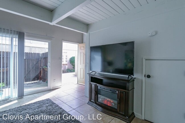 Building Photo - 1099 Sylmar Ave