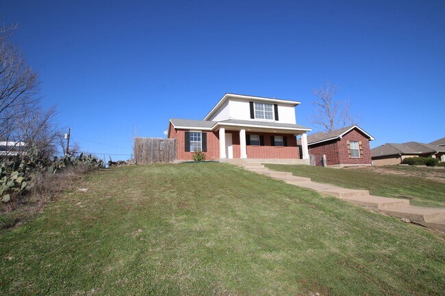 Building Photo - Upgraded 3BR Home | Granite Kitchen, High Ceilings & Gated Backyard | Minutes to Downtown Fort Worth