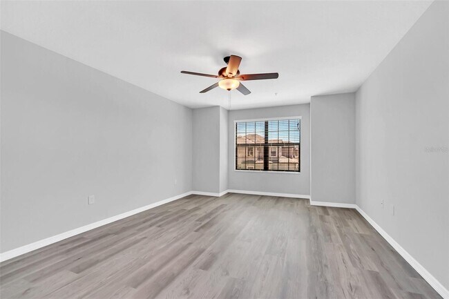 Building Photo - 2471 Seven Oaks Dr