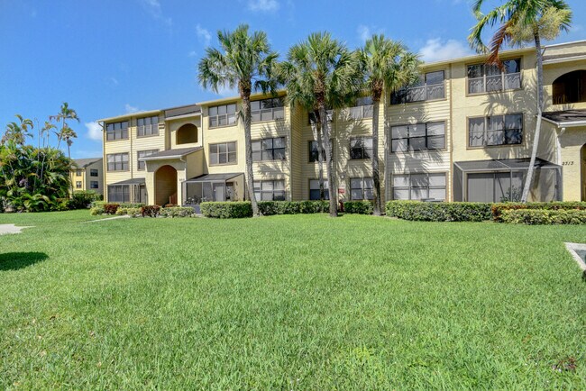 Primary Photo - 2313 N Congress Ave