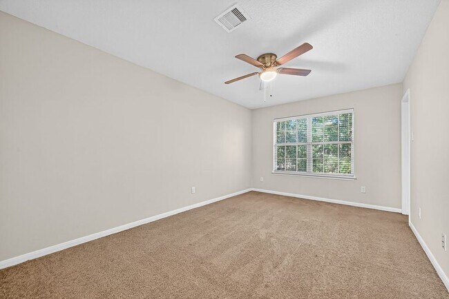 Building Photo - 7126 White Willow Ln