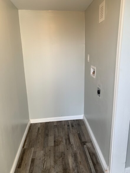 Building Photo - 554 Miller Pl