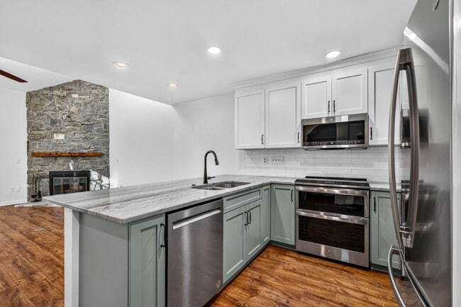 Building Photo - 138 River Breeze Dr