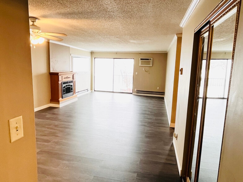 Building Photo - 925 30th Ave S