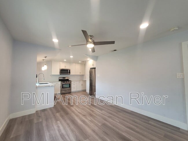 Building Photo - 5400 Del Norte Blvd