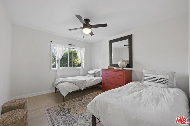 Building Photo - 251 N Encinal Ave