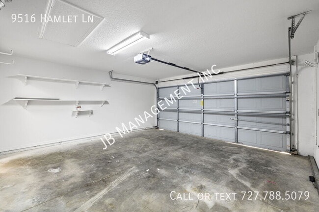 Building Photo - 9516 Hamlet Ln