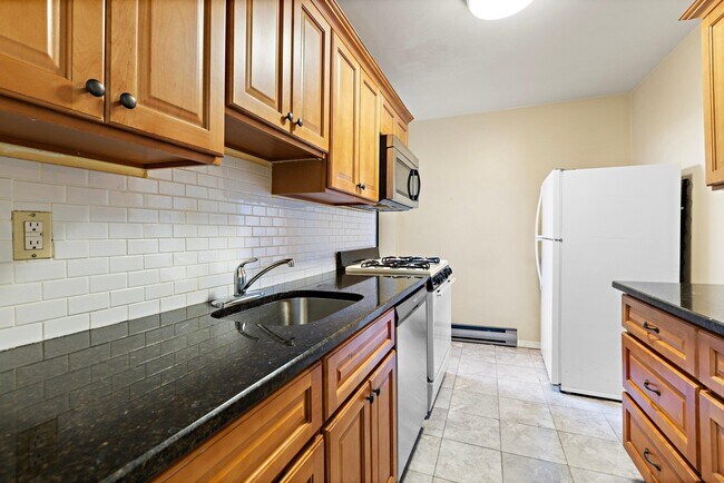 Building Photo - 2700 John F. Kennedy Blvd